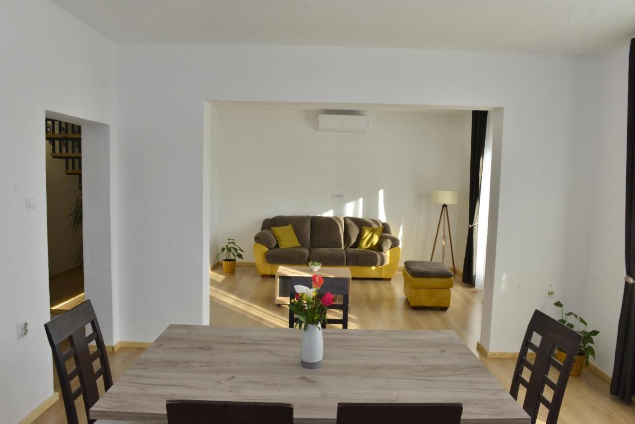 Milosavljevic Apartments Tivat Exterior foto