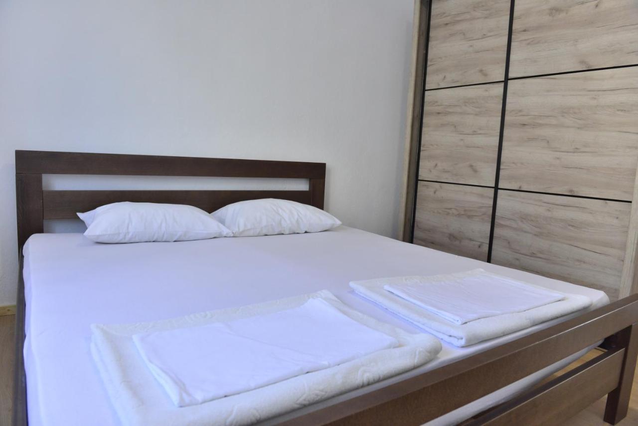 Milosavljevic Apartments Tivat Exterior foto