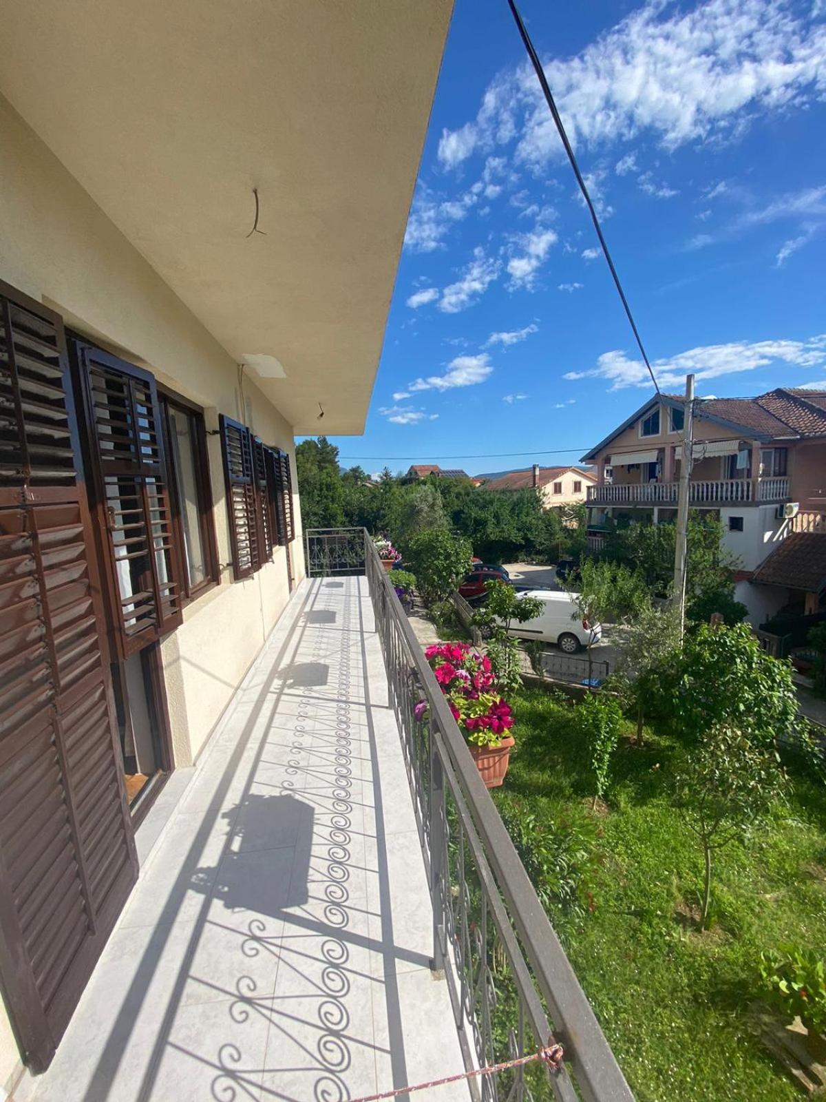 Milosavljevic Apartments Tivat Exterior foto