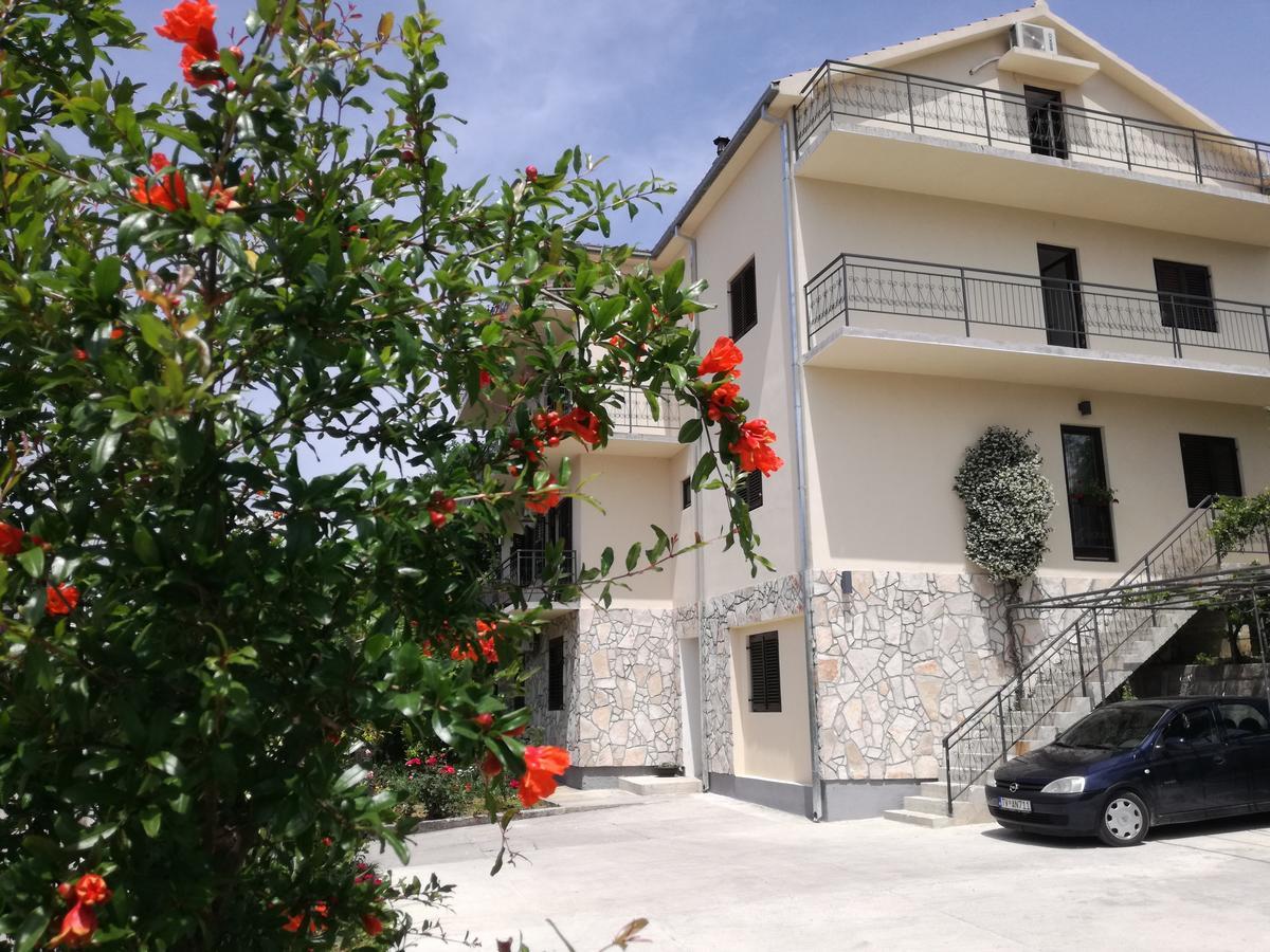 Milosavljevic Apartments Tivat Exterior foto